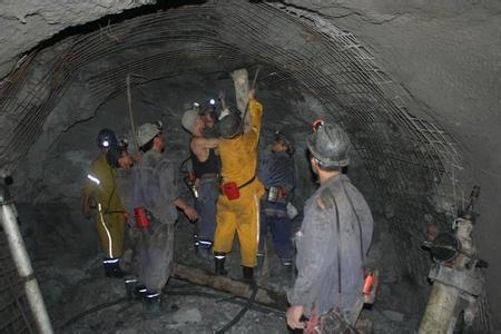 新盈镇工程爆破中的危险因素分析以及应对工程爆破危险的措施